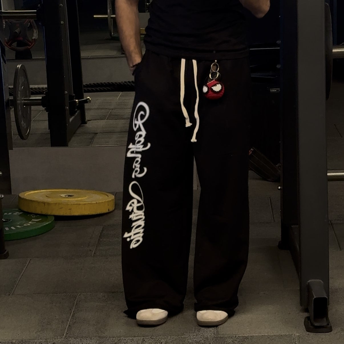 SIGNATURE SWEATPANTS