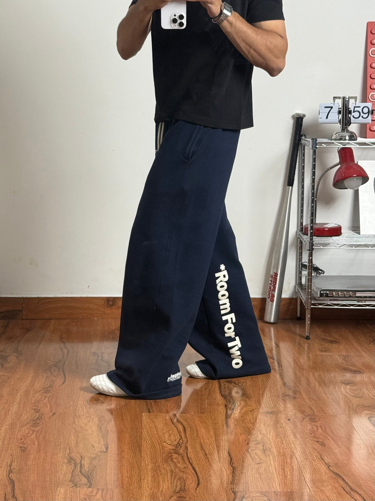 EXTRA* ROOM SWEATS (NAVY)
